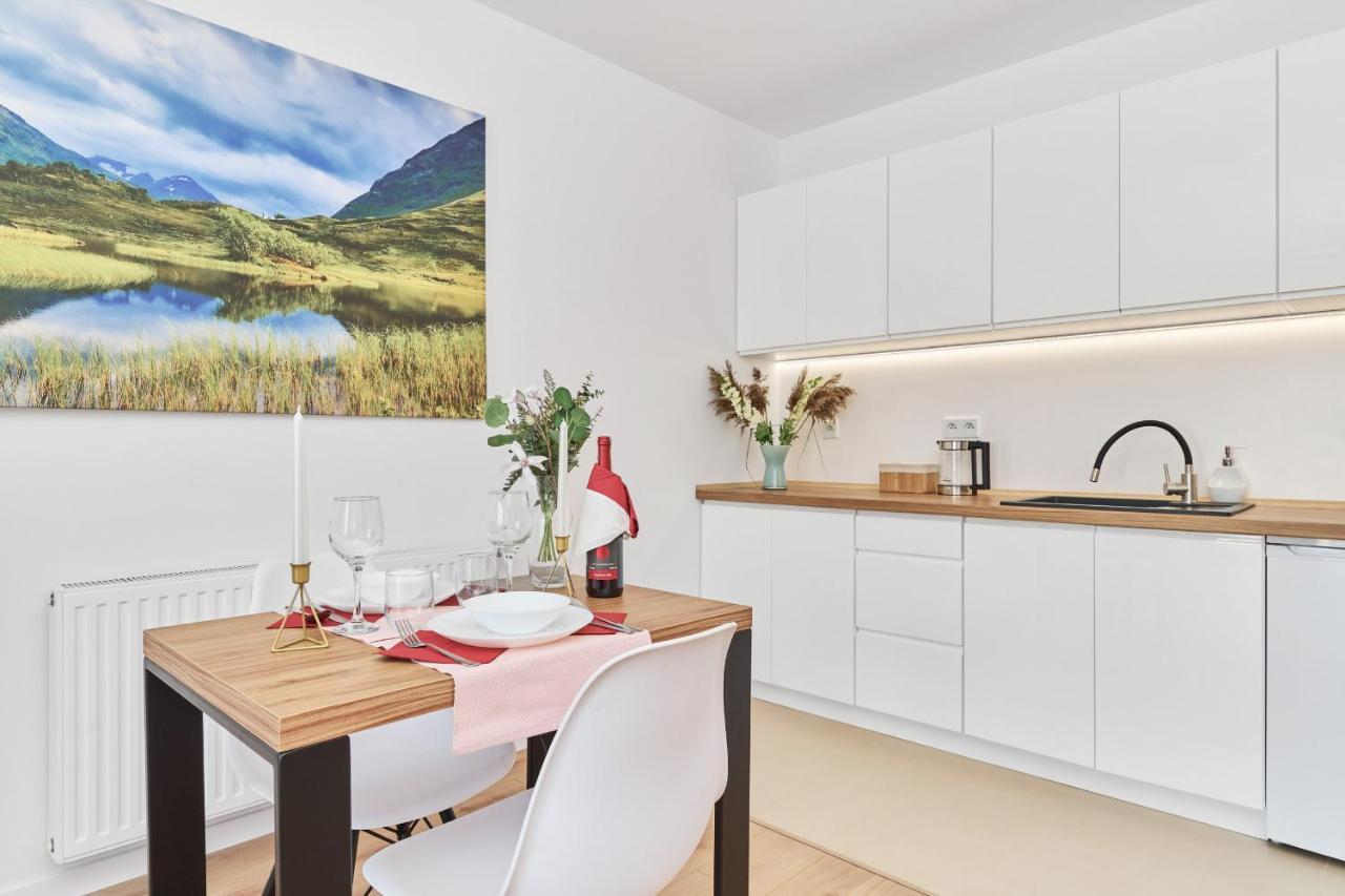 Modern Elegance Apartments Wroclaw With Ac By Noclegi Renters Extérieur photo