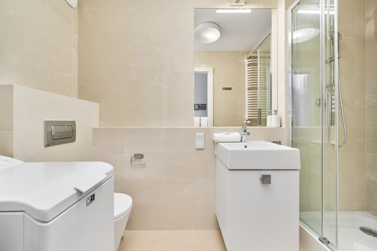 Modern Elegance Apartments Wroclaw With Ac By Noclegi Renters Extérieur photo